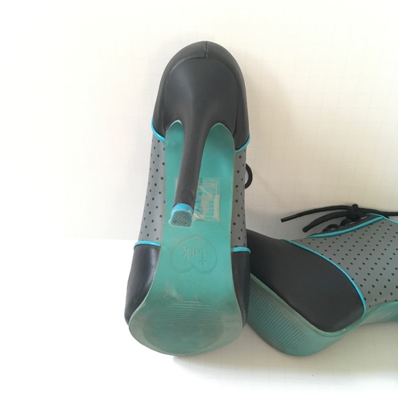 T.U.K Gray & Turquoise Panel Lace-Up Pump Sz 8 - Picture 4 of 7